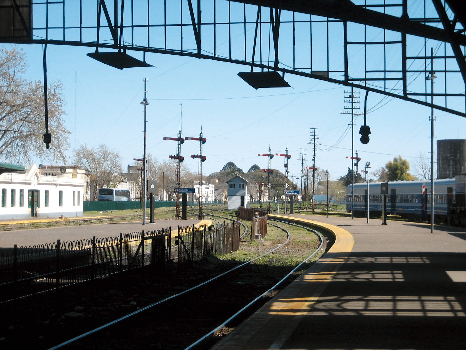 La Plata Station (terminus) on the broad-gauge Roca line